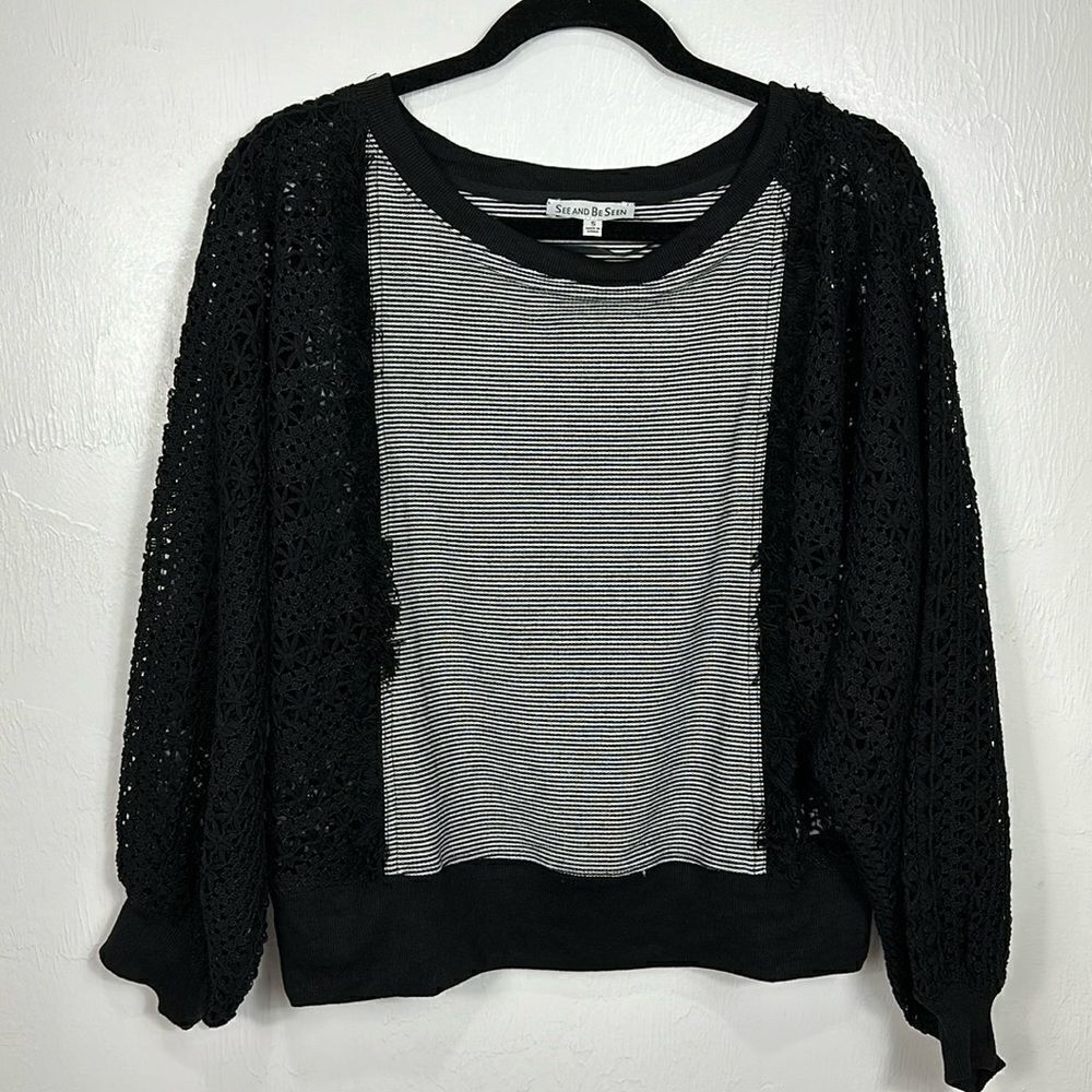 See And Be Seen Round Neck Striped Top With Crochet Sleeves Size S